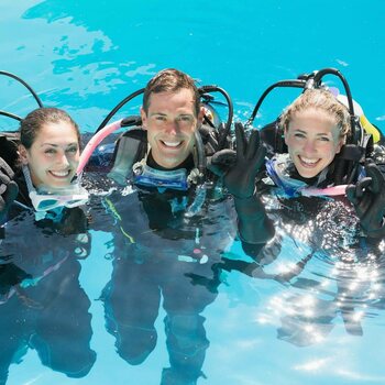 Refresher diving courses