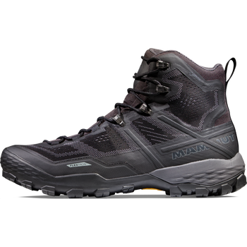 Men's mid cut hiking boots with shell